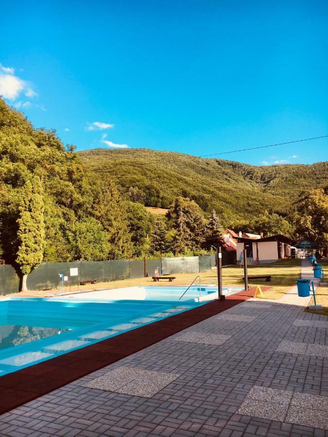 Grand Spa Holiday Home Склене-Теплице Экстерьер фото
